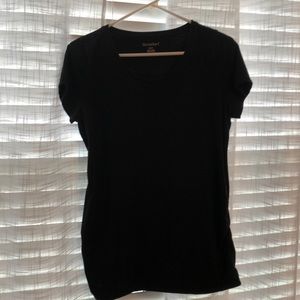 NEW LISTING 🌟 Classic maternity t-shirt🤰